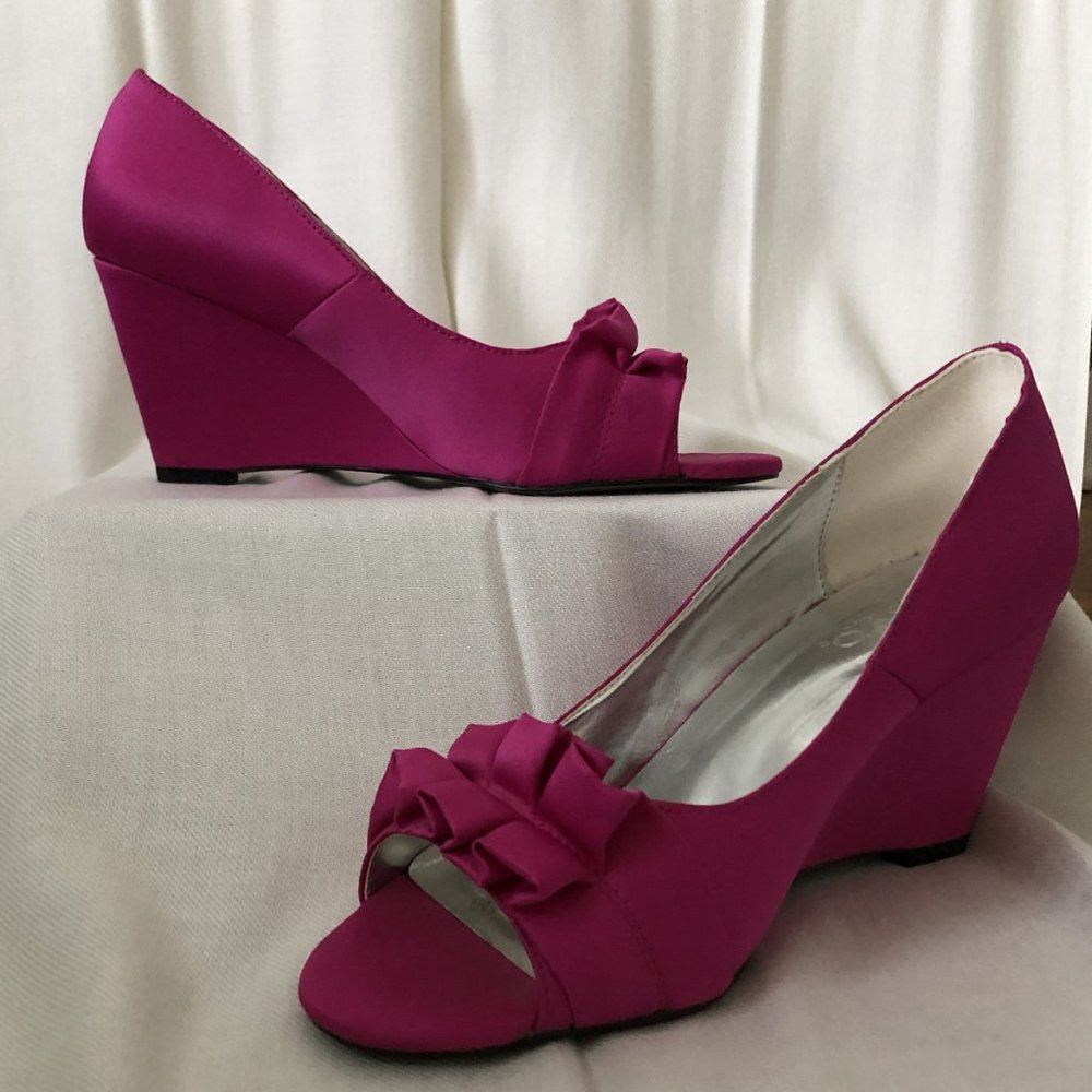 RSVP satin pink open toed wedge heels